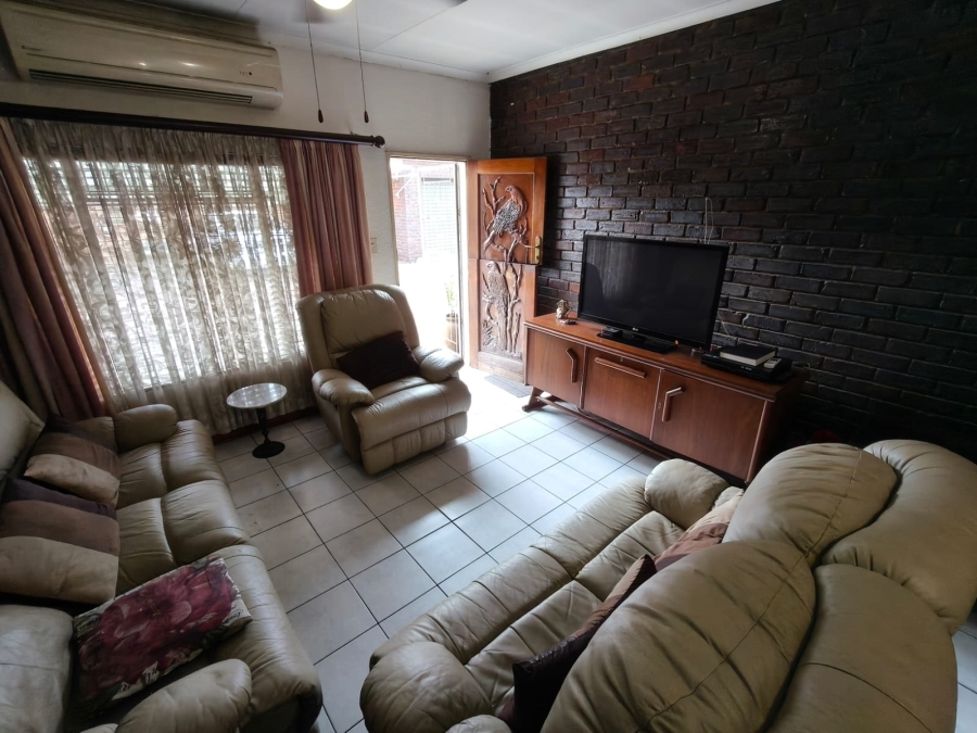 2 Bedroom Property for Sale in Rustenburg Central North West